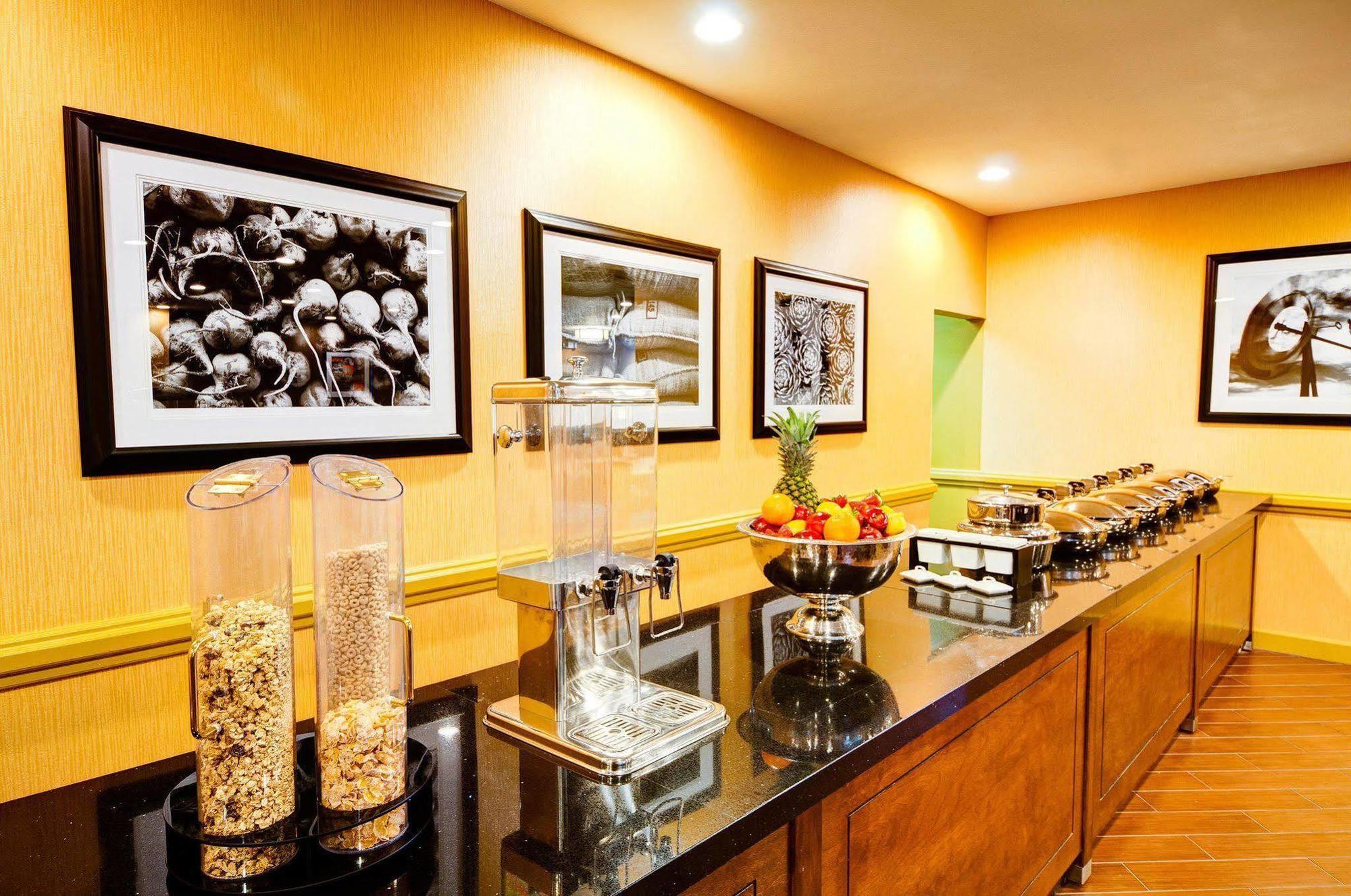 Hampton Inn & Suites Holly Springs Bagian luar foto
